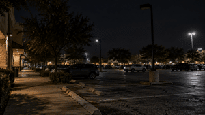 Accidentes en Estacionamientos: Iluminación Deficiente y Responsabilidad